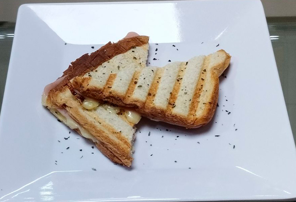 Sándwich Jamón y Queso